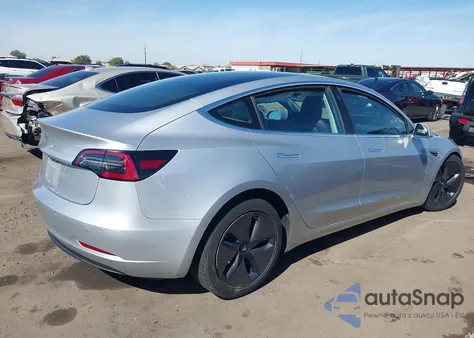 2018 Tesla Model 3 Long Range/Mid Range из США, поврежденный, VIN 5YJ3E1EA4JF060792